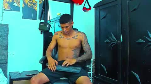 oliver_smith_2 online show from 11.25.25