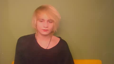 Snapshot of oliver_sweet_ chatting on 01.16.25 Oliver online show from 01.16.25