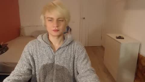 Snapshot of oliver_sweet_ chatting on 01.16.26 Oliver online show from 01.16.26