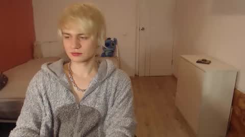 Snapshot of oliver_sweet_ chatting on 01.17.26 Oliver online show from 01.17.26