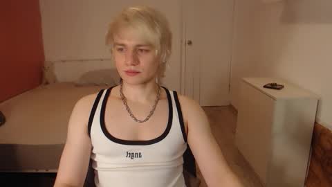 Snapshot of oliver_sweet_ chatting on 02.10.26 Oliver online show from 02.10.26