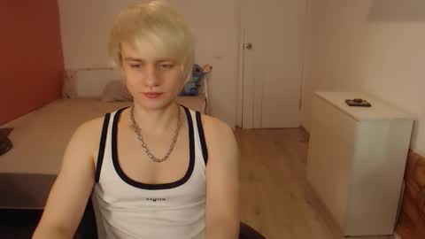 Snapshot of oliver_sweet_ chatting on 02.16.26 Oliver online show from 02.16.26