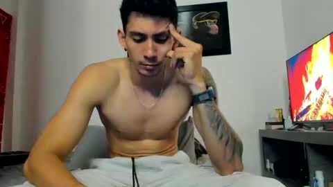 Snapshot of oliverbennet chatting on 09.23.25 Oliver bennet online show from 09.23.25