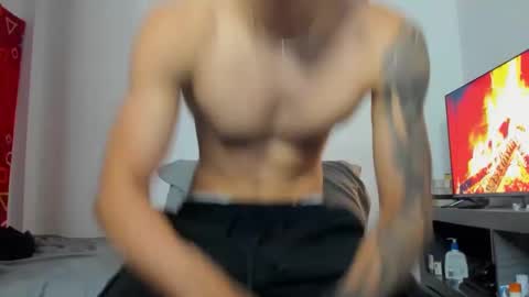 Snapshot of oliverbennet chatting on 09.24.25 Oliver bennet online show from 09.24.25