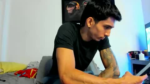 Snapshot of oliverbennet chatting on 10.26.25 Oliver bennet online show from 10.26.25