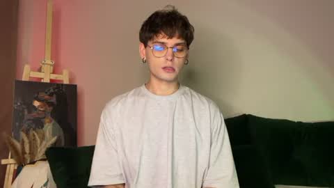 Snapshot of oliverlawrence chatting on 06.13.26 oliverlawrence online show from 06.13.26