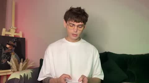 Snapshot of oliverlawrence chatting on 06.18.26 oliverlawrence online show from 06.18.26
