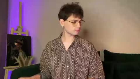 Snapshot of oliverlawrence chatting on 07.05.26 oliverlawrence online show from 07.05.26