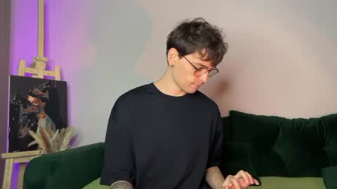 Snapshot of oliverlawrence chatting on 07.15.26 oliverlawrence online show from 07.15.26