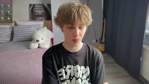 Snapshot of olivertasty chatting on 06.19.26 oliver online show from 06.19.26