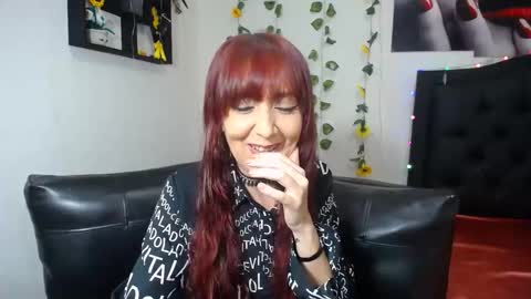 Snapshot of olivia_02 chatting on 01.20.25 OLIVIA online show from 01.20.25