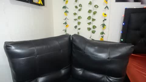 Snapshot of olivia_02 chatting on 01.22.25 OLIVIA online show from 01.22.25