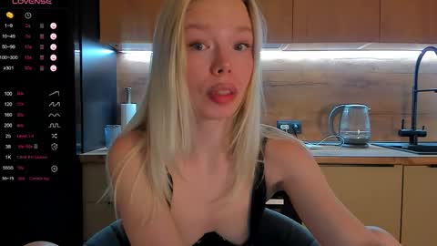 Snapshot of olivia_bells chatting on 05.30.26 Olivia 3 online show from 05.30.26