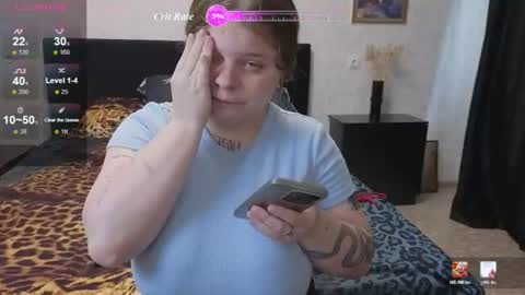 Snapshot of olivia_blondy chatting on 06.19.26 Alice online show from 06.19.26