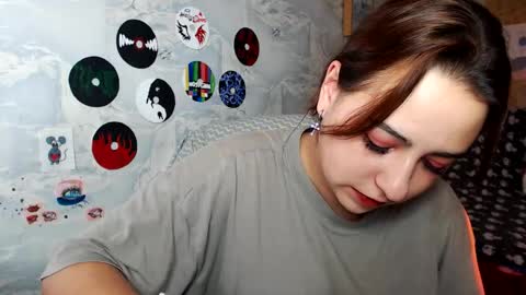 Snapshot of olivia_defo chatting on 09.18.25 olivia_defo online show from 09.18.25