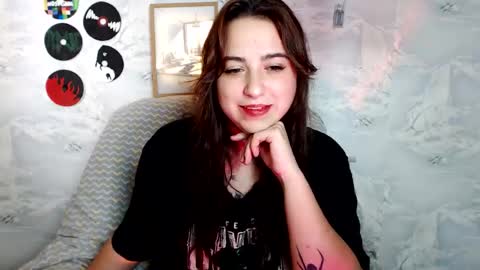 Snapshot of olivia_defo chatting on 09.24.25 olivia_defo online show from 09.24.25