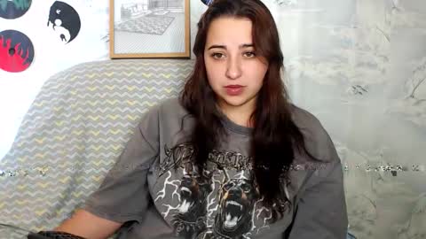 Snapshot of olivia_defo chatting on 10.02.25 olivia_defo online show from 10.02.25