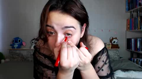 Snapshot of olivia_defo chatting on 10.22.25 olivia_defo online show from 10.22.25