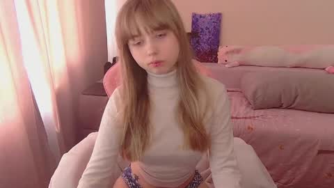 Snapshot of olivia_grr chatting on 06.03.26 Olivia online show from 06.03.26