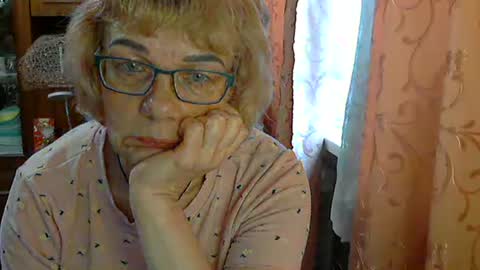 Snapshot of olivia_mia25 chatting on 05.11.26 Olivia Mia online show from 05.11.26