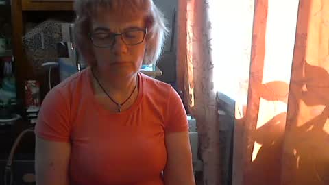 Snapshot of olivia_mia25 chatting on 05.16.26 Olivia Mia online show from 05.16.26