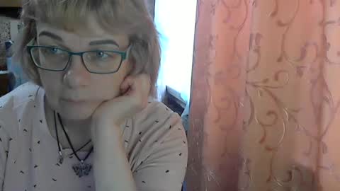 Snapshot of olivia_mia25 chatting on 05.17.26 Olivia Mia online show from 05.17.26