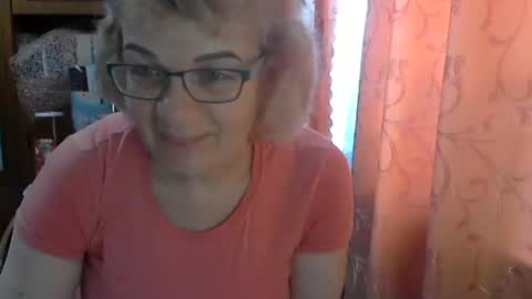 Snapshot of olivia_mia25 chatting on 05.20.26 Olivia Mia online show from 05.20.26