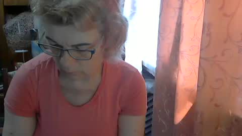 Snapshot of olivia_mia25 chatting on 05.21.26 Olivia Mia online show from 05.21.26