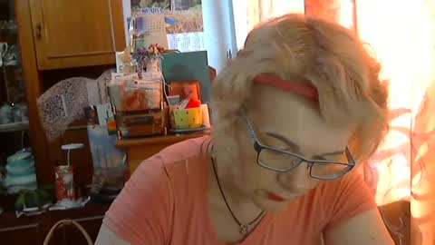Snapshot of olivia_mia25 chatting on 06.14.26 Olivia Mia online show from 06.14.26