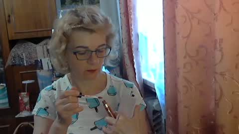Snapshot of olivia_mia25 chatting on 06.15.26 Olivia Mia online show from 06.15.26