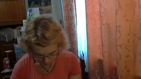 Snapshot of olivia_mia25 chatting on 06.16.26 Olivia Mia online show from 06.16.26