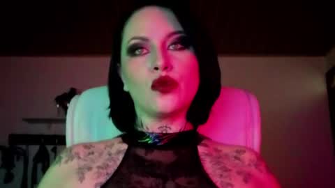 Snapshot of olivia_seex chatting on 10.03.25 online show from 10.03.25