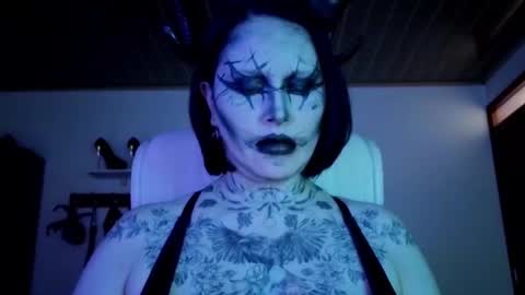 Snapshot of olivia_seex chatting on 10.06.25 online show from 10.06.25