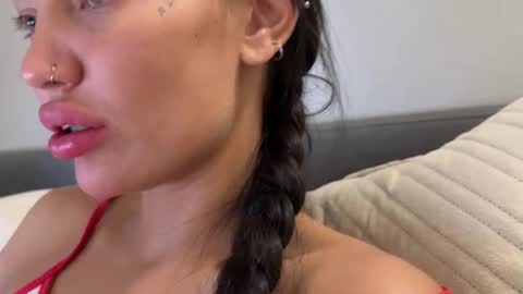 olivia_swag online show from 10.17.25