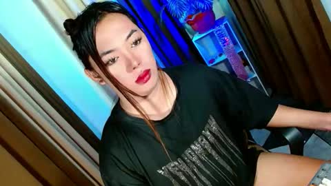 Miss OLIVIA online show from 10.11.25