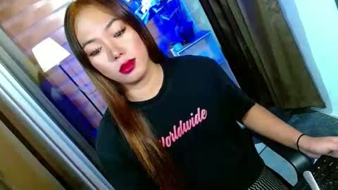 Snapshot of olivia_the_temptress27 chatting on 03.27.26 Miss OLIVIA online show from 03.27.26