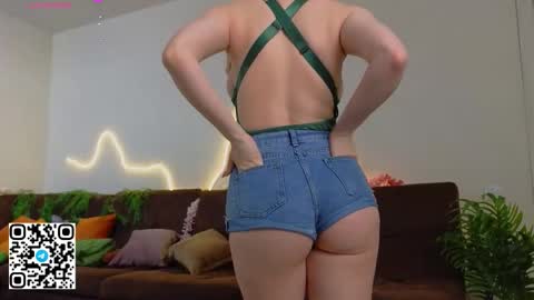 Snapshot of oliviabr0wn chatting on 02.26.26 Olivia online show from 02.26.26