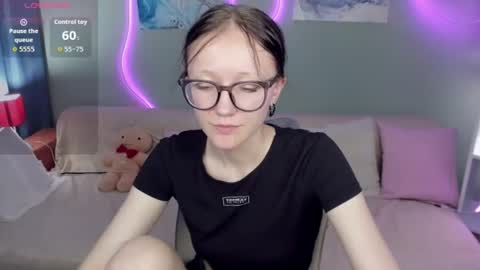 Snapshot of oliviagorgeous chatting on 06.17.26 OliviaGorgeous online show from 06.17.26