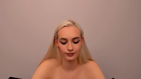 oliviaBeauty online show from 11.17.25