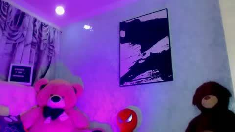 Snapshot of oliviahot01 chatting on 06.21.26 oliviahot01 online show from 06.21.26