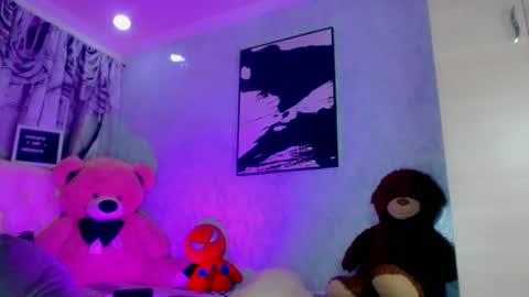 Snapshot of oliviahot01 chatting on 06.25.26 oliviahot01 online show from 06.25.26