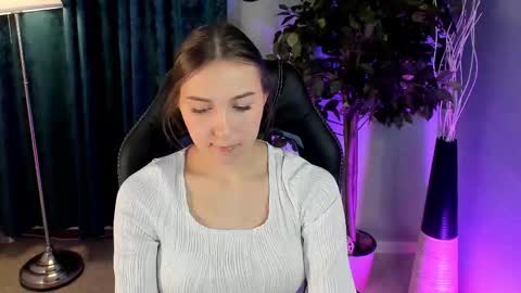 Snapshot of olivialangs chatting on 03.17.26 olivialangs online show from 03.17.26