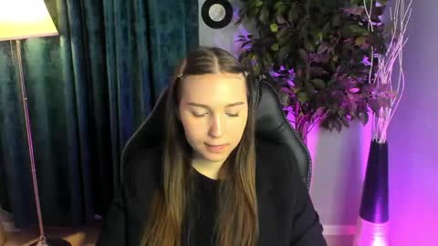 Snapshot of olivialangs chatting on 03.24.26 olivialangs online show from 03.24.26