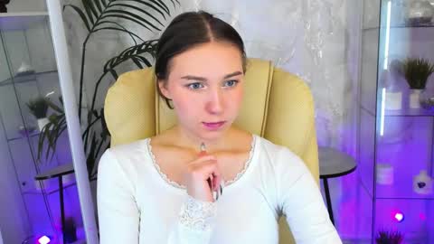 Snapshot of olivialangs chatting on 03.26.26 olivialangs online show from 03.26.26