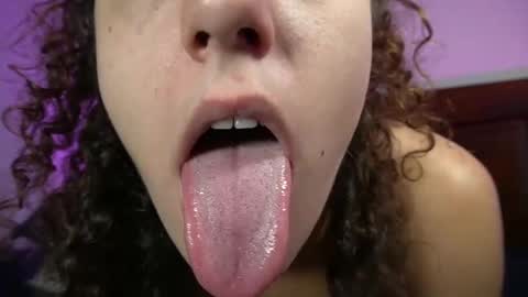 Snapshot of oliviaocean69 chatting on 01.12.25 Olivia online show from 01.12.25