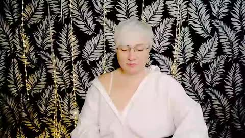 Snapshot of oliviaoskar_ chatting on 05.15.26 Kelly online show from 05.15.26