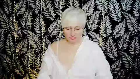 Snapshot of oliviaoskar_ chatting on 05.30.26 Kelly online show from 05.30.26