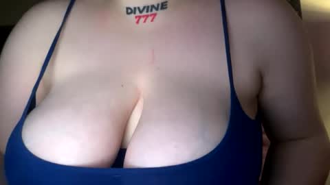 Olivia baby  online show from 12.22.25