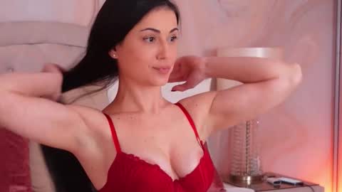 Snapshot of oliviasway chatting on 12.15.25 OliviaSway online show from 12.15.25