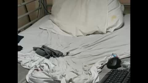 olivier_21 online show from 01.05.26